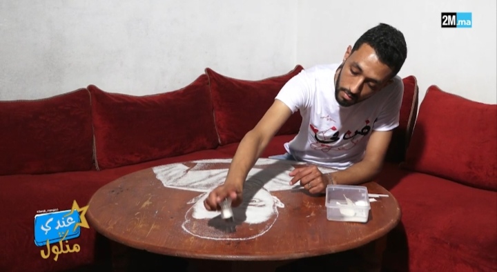 اسماعيل، رسام يحول حبات الملح لبورتريهات تحاكي الصور الحقيقية
